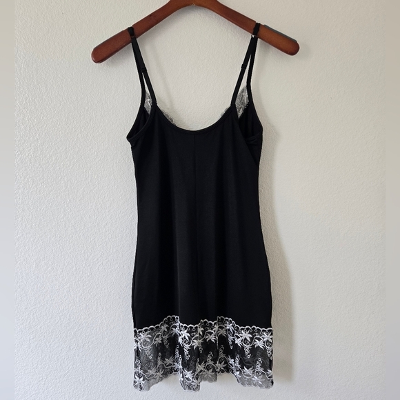 AP Lingerie Short Slip Nightgown Sleepwear Black & White Lace size Medium - Picture 11 of 16